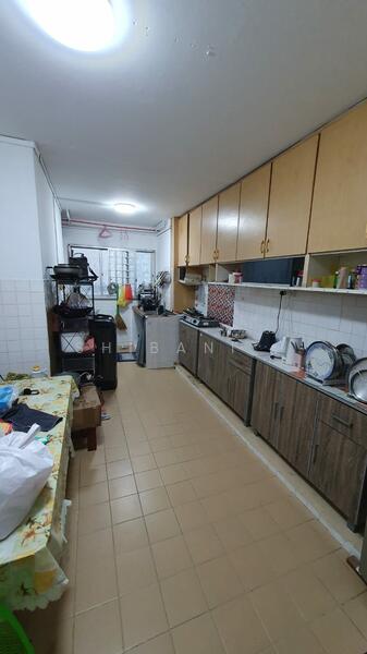 260 Bukit Batok East Avenue 4, 260 Bukit Batok East Avenue 4, 2 Bedrooms, 786 sqft, HDB Flat For Rent, by Shibani Banerjee, 24107397 - Kitchen - PropertyGuru.com.sg