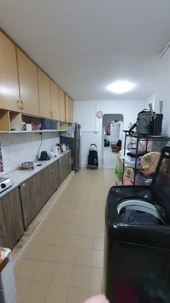 260 Bukit Batok East Avenue 4, 260 Bukit Batok East Avenue 4, 2 Bedrooms, 786 sqft, HDB Flat For Rent, by Shibani Banerjee, 24107397 - Kitchen - PropertyGuru.com.sg