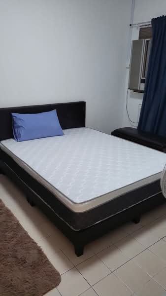 260 Bukit Batok East Avenue 4, 260 Bukit Batok East Avenue 4, 2 Bedrooms, 786 sqft, HDB Flat For Rent, by Shibani Banerjee, 24107397 - Master Bedroom - PropertyGuru.com.sg