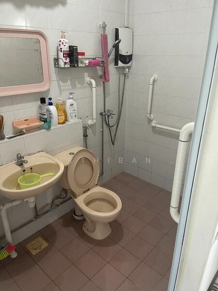 For Rent - 53 Chin Swee Road