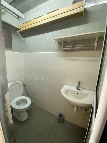 2 Storey Shophouse along Jalan Besar, Jalan Besar, 1,800 sqft, Shop / Shophouse For Rent, by Audrey Wee, 24110944 - CommercialGuru.com.sg