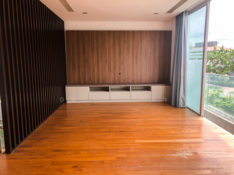 (CURRENT) Family room