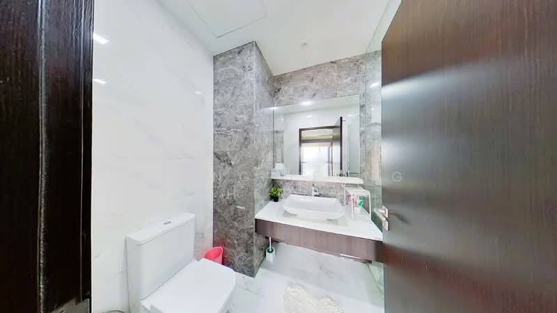 The Hillier Condominium For Sale at S$ 1,450,000 | PropertyGuru Singapore - Main bedroom ensuite bath