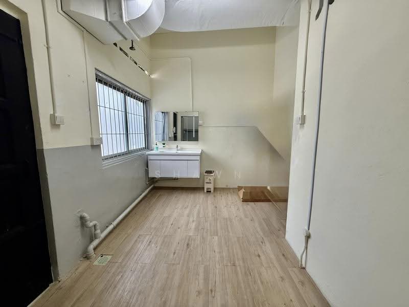 Senang Crescent, 18 Senang Crescent, Eunos / Geylang / Paya Lebar, 4,500 sqft, Factory / Workshop (B2) For Rent, by Shawn Thayalan, 24112173 - CommercialGuru.com.sg