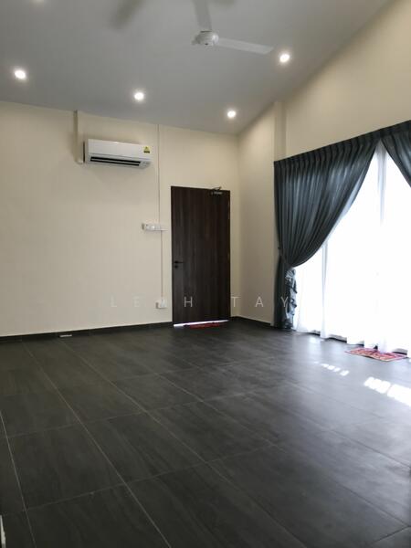 Ponggol Seventeenth Avenue, Ponggol Seventeenth Avenue, 4 Bedrooms, 7,000 sqft, Bungalow House For Rent, by Leah Tay, 24114165 - PropertyGuru.com.sg