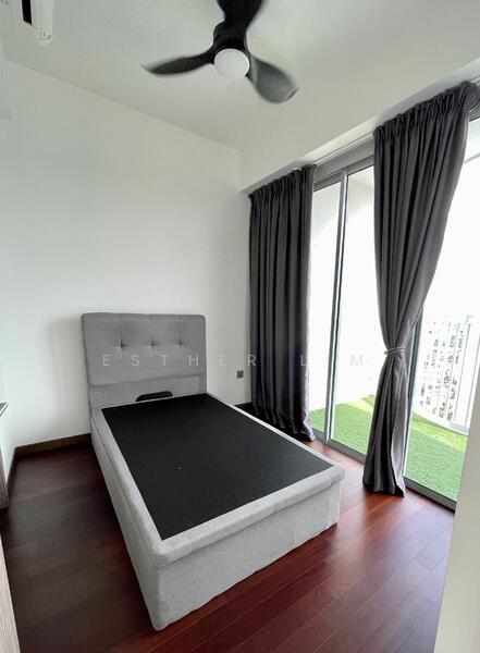 Queens Peak, 3 Dundee Road, 4 Bedrooms, 1,507 sqft, Condominium For Rent, by Esther Lim, 24115259 - Junior master with attached bathroom - PropertyGuru.com.sg