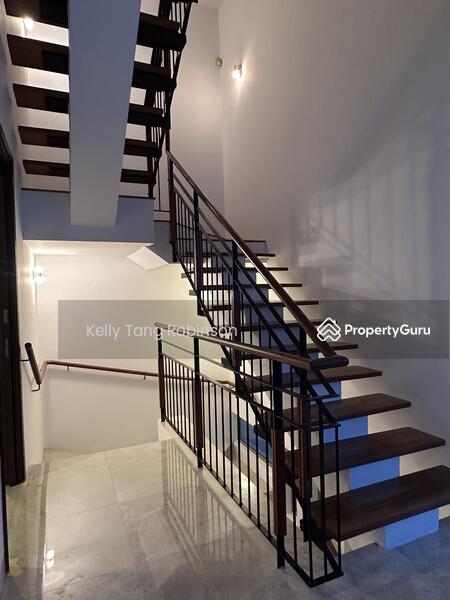 Staircase to level 2