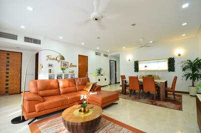 For Rent - Nassim Jade