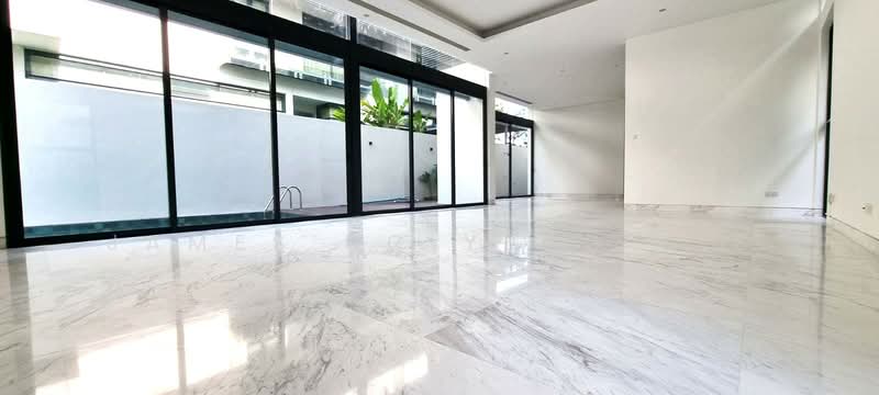 Modern Bungalow with Pool, Botanic Garden! . Spacious & Quality Home, , 6 Bedrooms, 6,800 sqft, Detached House For Rent, by James Ng Yeng Lee, 24120466 - PropertyGuru.com.sg