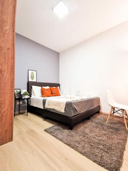 Queen Room w/ window $1,550