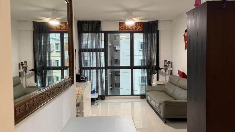 Prive, 35 Punggol Field, Hougang / Punggol / Sengkang, 2 Bedrooms, 775 sqft, Executive Condominium For Sale, by George Ying, 24121229 - Living Room - PropertyGuru.com.sg