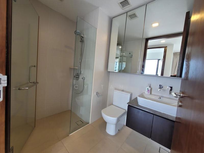 Spottiswoode Residences, 48 Spottiswoode Park Road, Chinatown / Tanjong Pagar, 2 Bedrooms, 958 sqft, Condominium For Rent, by CY Tan, 24121648 - Master Bathroom - PropertyGuru.com.sg