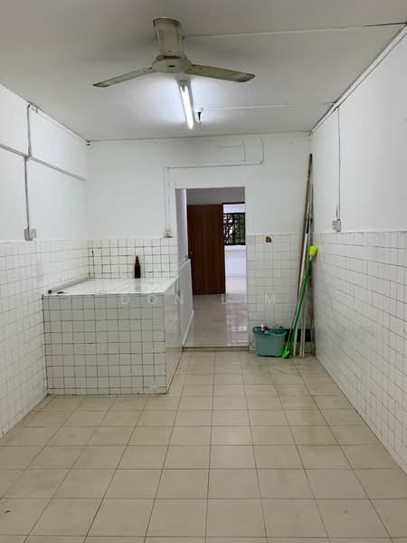 530 Ang Mo Kio Avenue 10, 530 Ang Mo Kio Avenue 10, 3 Bedrooms, 915 sqft, HDB Flat For Rent, by Don Lim, 24125665 - Kitchen (2) - PropertyGuru.com.sg