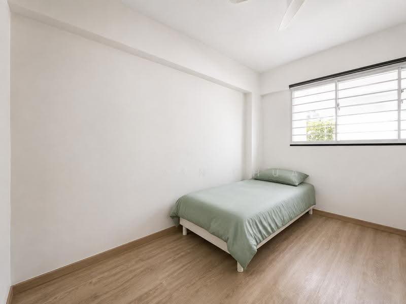 617 Yishun Ring Road, 617 Yishun Ring Road, Sembawang / Yishun, 2 Bedrooms, 786 sqft, HDB Flat For Rent, by Xin Yan Chua, 24126310 - Common bedroom, wide for two single beds side by side - PropertyGuru.com.sg