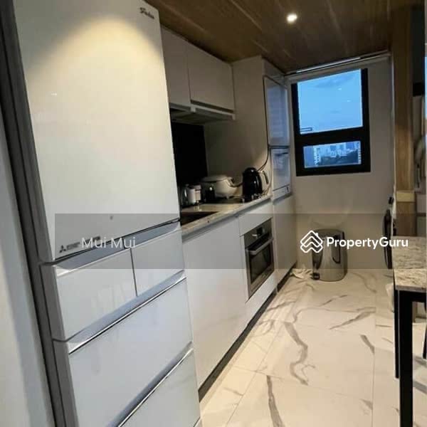 Fully fitted Kitchen w window