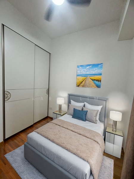 Disclaimer: The furniture is for illustration purposes only.