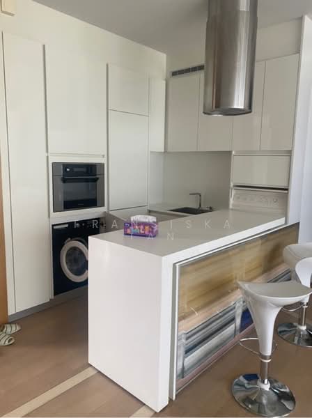 Gilstead TWO, 2 Gilstead Road, 2 Bedrooms, 904 sqft, Apartment For Rent, by Fransiska Tan, 24138265 - PropertyGuru.com.sg