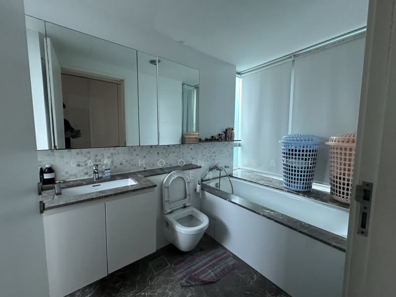 The Minton, 10 Hougang Street 11, 4 Bedrooms, 1,658 sqft, Condominium For Sale, by Lay Hoon Grace Ser, 24138520 - Master Bathroom  - PropertyGuru.com.sg