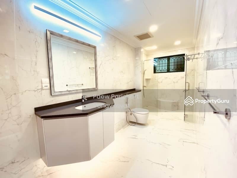 Attached Bathroom 3