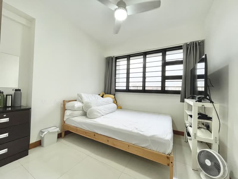 29 Ghim Moh Link, 29 Ghim Moh Link, 3 Bedrooms, 1,001 sqft, HDB Flat For Sale, by Mary Tang Ji'Ai, 24138668 - Common bedroom 2. - PropertyGuru.com.sg