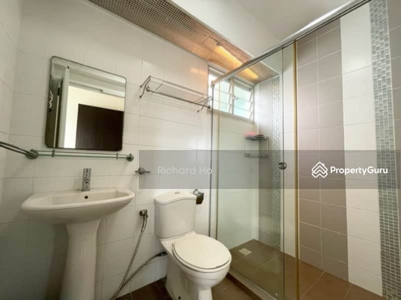 Master attached toilet