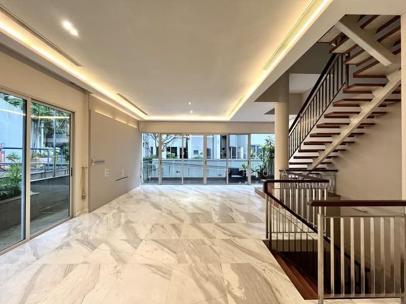 The Ford @ Holland, 1 Ford Avenue, Tanglin / Holland / Bukit Timah, 4 Bedrooms, 3,294 sqft, Cluster House For Rent, by Eirene Phua, 24139610 - L1: spacious dining area with outdoor access - PropertyGuru.com.sg