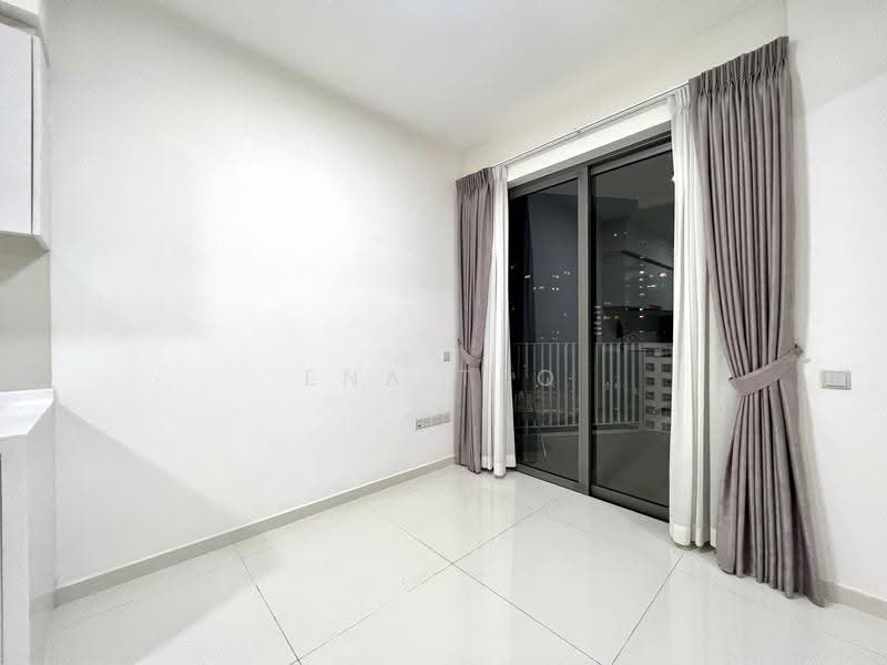 Sky Habitat, 9 Bishan Street 15, Ang Mo Kio / Bishan / Thomson, 2 Bedrooms, 710 sqft, Condominium For Rent, by Ena Teo, 24140875 - Living area access to balcony - PropertyGuru.com.sg