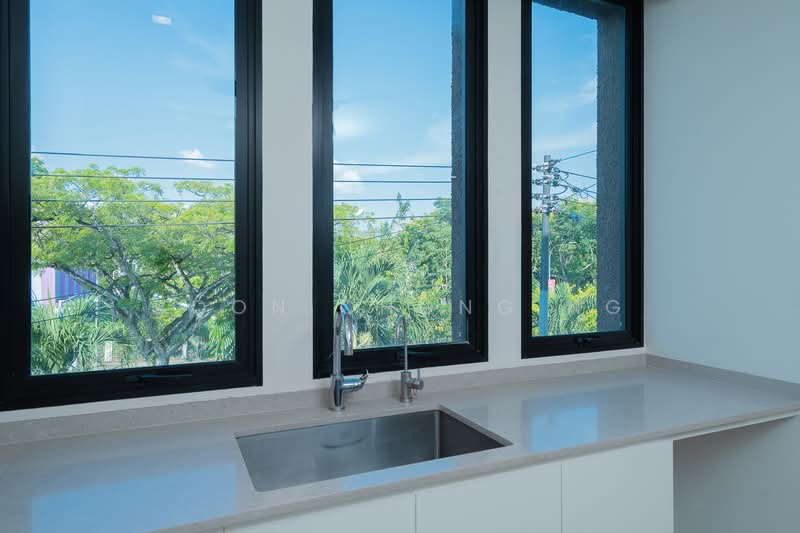 Inter-terrace at Casuarina Road, Casuarina Road, 2 Bedrooms, 2,000 sqft, Terraced House For Rent, by Boon Chong Ng, 24142147 - PropertyGuru.com.sg