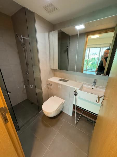 Eight Riversuites, 2 Whampoa East, 2 Bedrooms, 700 sqft, Condominium For Rent, by Lim Kah Seng, 24150283 - PropertyGuru.com.sg