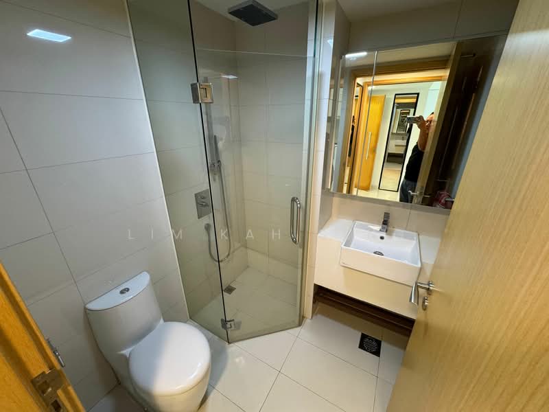 Eight Riversuites, 2 Whampoa East, 2 Bedrooms, 700 sqft, Condominium For Rent, by Lim Kah Seng, 24150283 - PropertyGuru.com.sg