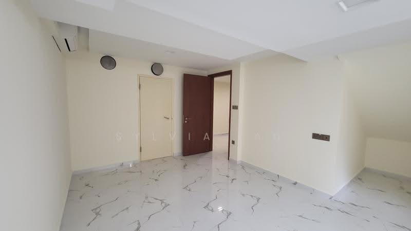 D15 Siglap Locale! Huge Almost New Semi-Detached With Lift And Pool, Tosca Street, Opera Estate, Siglap, East Coast / Marine Parade, 6 Bedrooms, 5,590 sqft, Semi-Detached House For Rent, by Sylvia Lau, 24151440 - PropertyGuru.com.sg