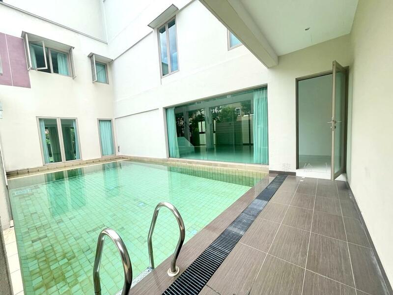For Rent, Detached House at Duchess Avenue