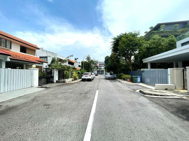 For Rent, Detached House at Duchess Avenue