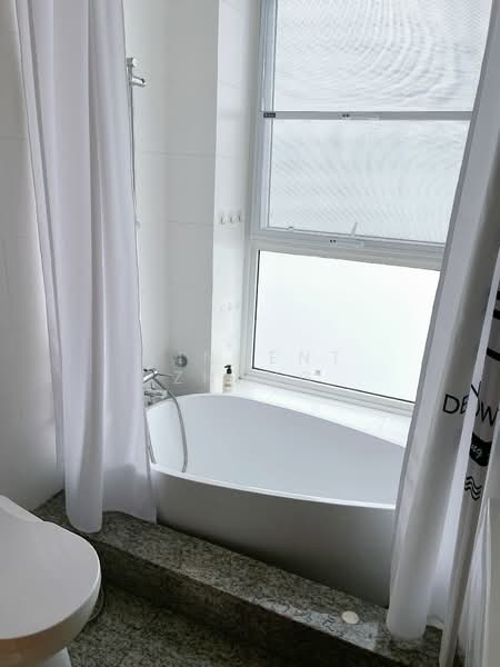 La Casa Condominium For Sale at S$ 1,350,000 | PropertyGuru Singapore