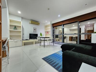 For Rent - High Street Centre