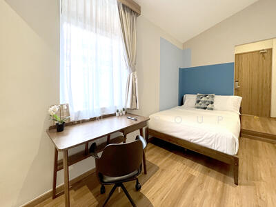 For Rent - Co-Living in Central. Short walk to MRT and food centres.