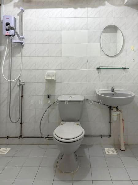 177 Lompang Road, 177 Lompang Road, Dairy Farm / Bukit Panjang / Choa Chu Kang, 2 Bedrooms, 969 sqft, HDB Flat For Rent, by Shaun How, 24159156 - Bathroom - PropertyGuru.com.sg
