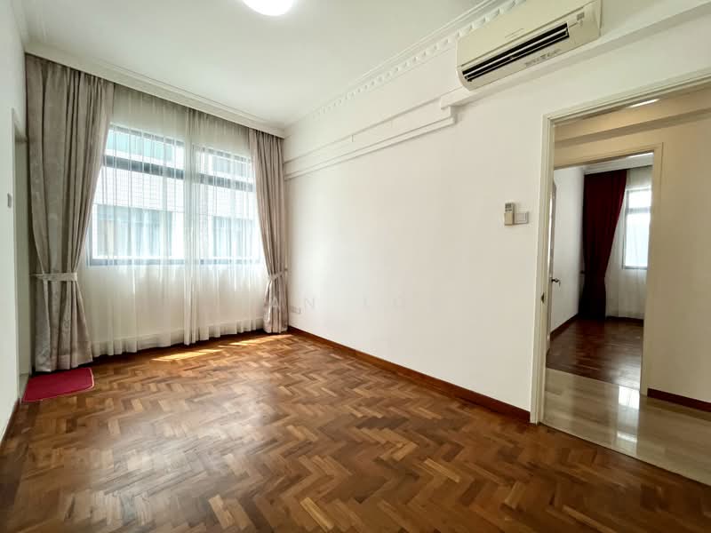 Palm Lodge, 6 Lorong 37 Geylang, Eunos / Geylang / Paya Lebar, 4 Bedrooms, 1,593 sqft, Apartment For Rent, by Ian Low, 24159881 - Spacious master bedroom (ensuite) - PropertyGuru.com.sg