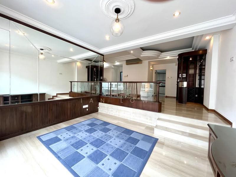 Palm Lodge, 6 Lorong 37 Geylang, Eunos / Geylang / Paya Lebar, 4 Bedrooms, 1,593 sqft, Apartment For Rent, by Ian Low, 24159881 - Spacious living room pic 2 - PropertyGuru.com.sg