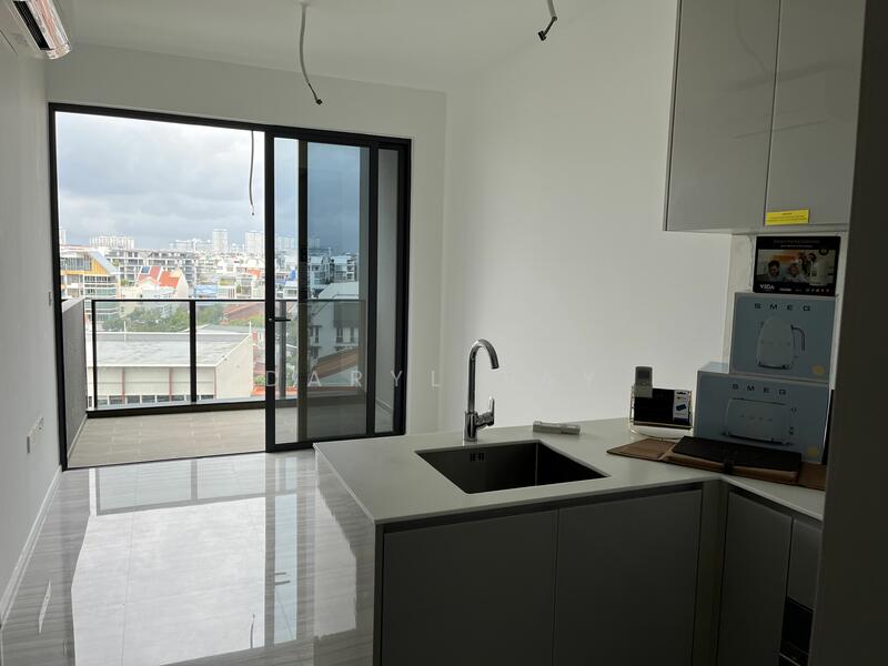 Kitchenette and Hall