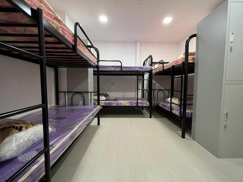 Workers' Dormitory Hostel Bed With Aircon In Central Area, 500