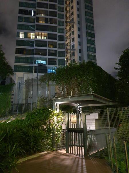 Side gate to velocity shopping mall