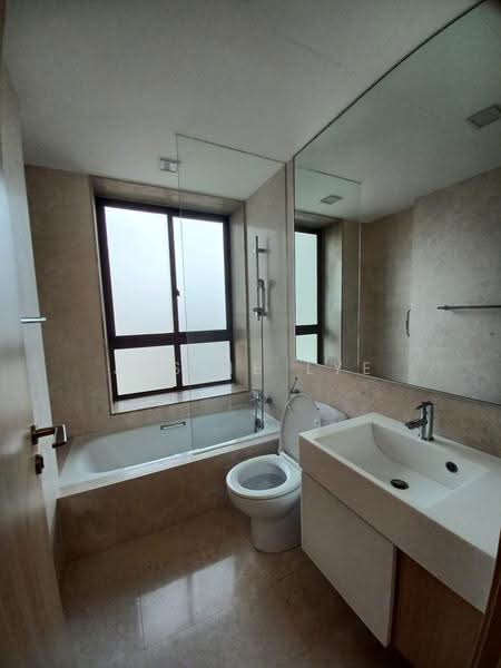 Varsity Park Condominium, 38 West Coast Road, Buona Vista / West Coast / Clementi New Town, 2 Bedrooms, 1,130 sqft, Condominium For Rent, by Jessie Lye, 24171672 - Bathroom - PropertyGuru.com.sg