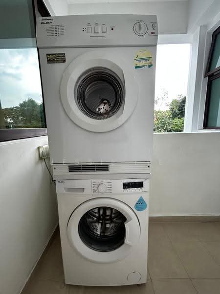 Varsity Park Condominium, 38 West Coast Road, Buona Vista / West Coast / Clementi New Town, 2 Bedrooms, 1,130 sqft, Condominium For Rent, by Jessie Lye, 24171672 - PropertyGuru.com.sg