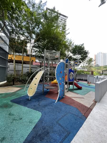 Centro Residences, 59 Ang Mo Kio Avenue 8, Room Rental, 120 sqft, Condominium For Rent, by Francis Lee, 24172808 - PropertyGuru.com.sg