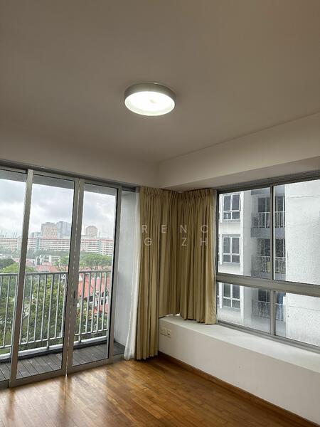 The Parc Condominium, 5 West Coast Walk, 4 Bedrooms, 1,421 sqft, Condominium For Rent, by Florence Zheng Zhen, 24173673 - Master bedroom - PropertyGuru.com.sg