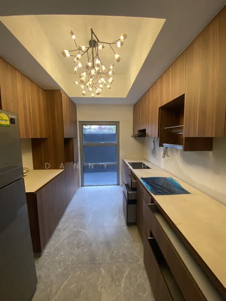 Newly Renovated Landed Fully Furnished Ensuite Bedrooms for Rent, Crane Road, Room Rental, 500 sqft, Corner Terrace For Rent, by Danny Shen, 24175234 - dry kitchen - PropertyGuru.com.sg