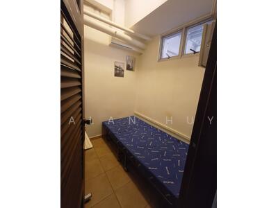 For Rent - UE Square