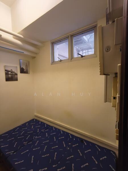 For Rent - UE Square