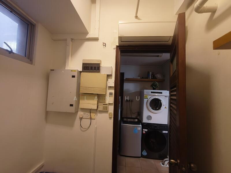 For Rent - UE Square